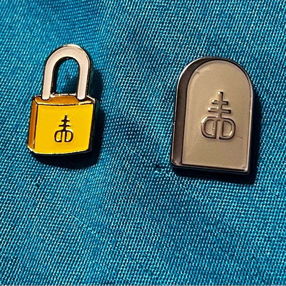 Dropdead Enamel Lock & Tomb Pin Set super rare! 2010-2012…